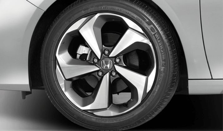 18” Alloy Wheels